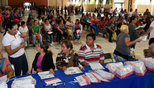 se-entregaron-tarjetas-bancarias-para-becas-escolares-capitalinas