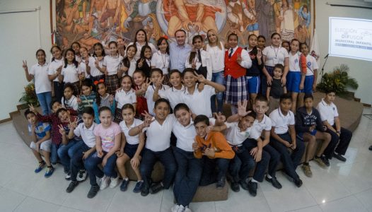 eligen-en-colima-a-maura-lizeth-lavandera-como-difusora-infantil-2018